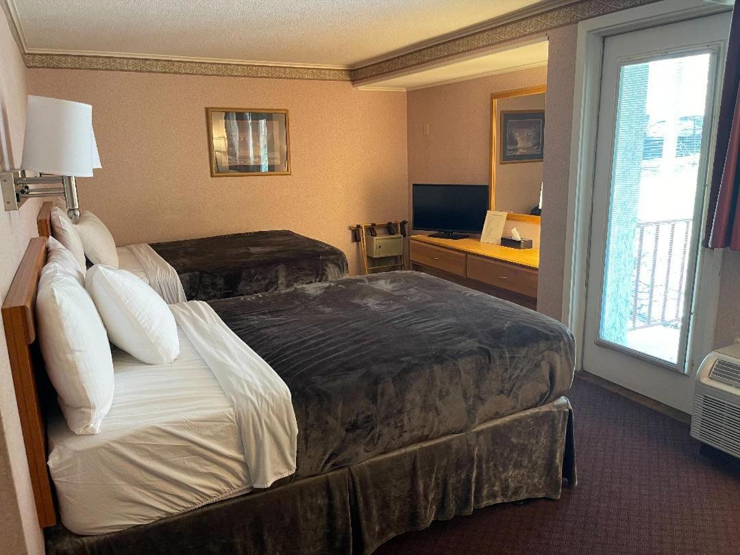 גטלינבורג Zoders Inn And Suites מראה חיצוני תמונה